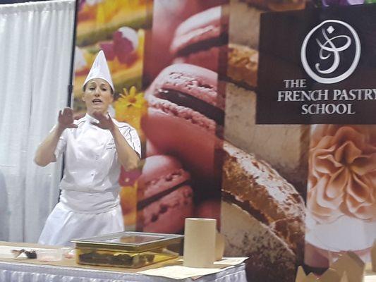 Who likes cupcakes? Free hands on demo for nivices and experts.