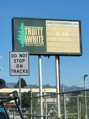 Truitt and White Lumber & Hardware