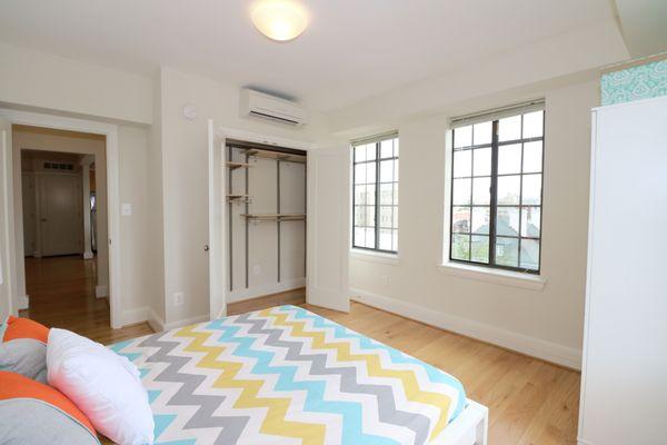 Fully Adjustable Closet Shelving
