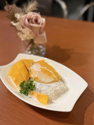 Mango sticky rice