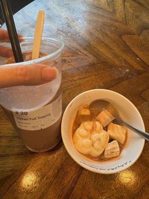 Cacao full topping but see what I have in my drink?!?