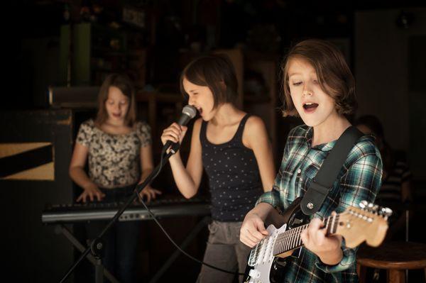 Riff Music School offers kid Band Programs.