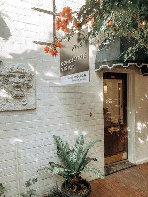 We are located in the Courtyard right behind Oxford Eyes.