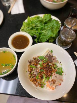 Hu tieu thap cam kho - combo rice noods dry version