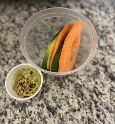 Avocado hummus & veggies