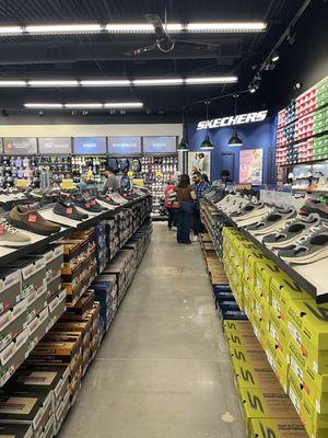 SKECHERS Warehouse Outlet