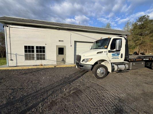 Big JW Transporter, Towing, & Recovery Roadside