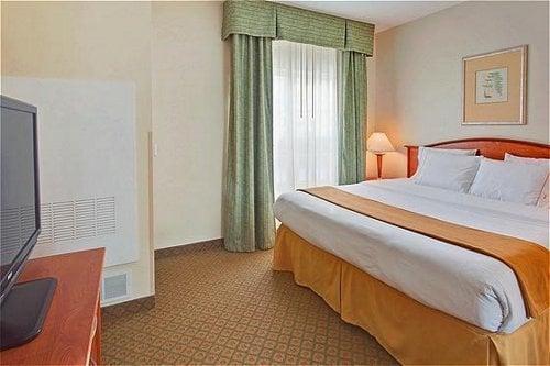 Holiday Inn Express & Suites Southfield - Detroit
