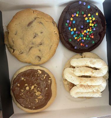 Chocolate chip cookie,Galactic brownie, Twix and Banana cream.