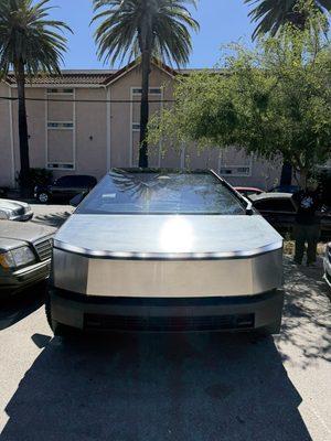 Cybertruck full shot2