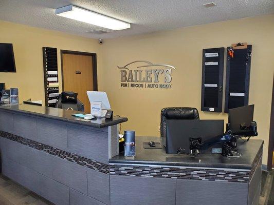 Bailey's Auto Body