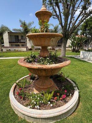 El Cordova Fountain Apartment Homes