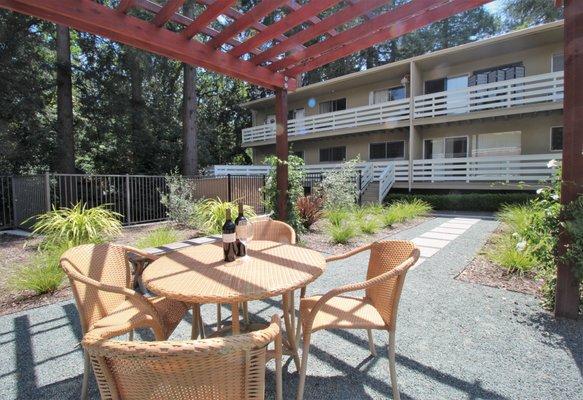 Redwood Creek Apartments