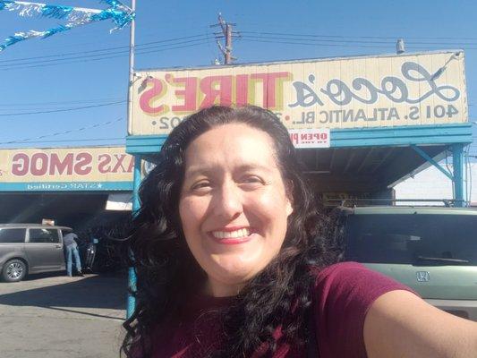 Parking lot of Locos Tires