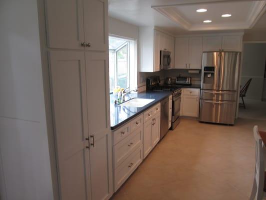Kitchen view minus the separate pantry. Great workmanship.