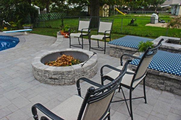 Firepit with raised sitting benches