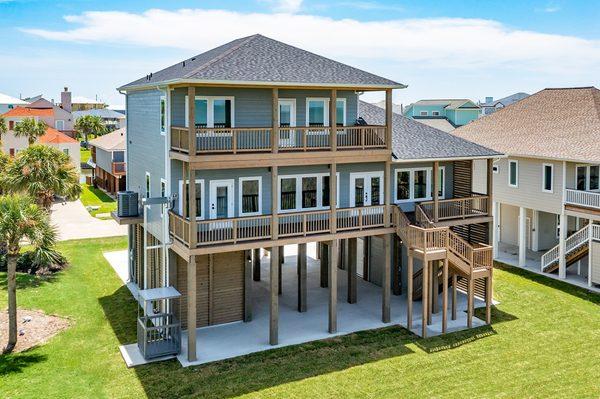 Voyager Plus installed with a canopy.