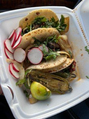 Las Carolinas Grocery & Grill