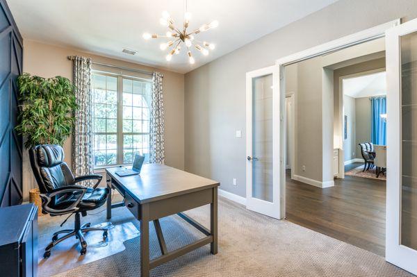 Luxury home for sale in Mustang Lakes