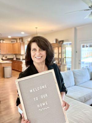 Passionate realtor turning dreams into addresses. Let's connect!