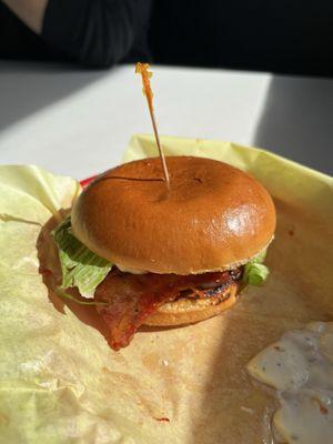 Hamburger with Bacon & Cheeseburger