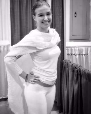 Padme Cosplayer. Reppin' Star Wars well.