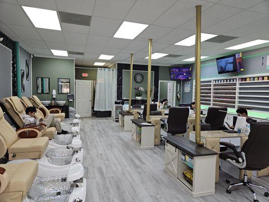 Clover Nails and Spa