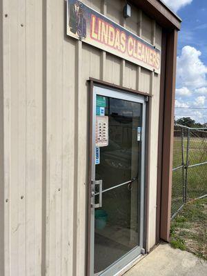 Linda's Quality Cleaners and Alterations