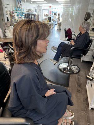 Haircut highlight base touchup hairstyle