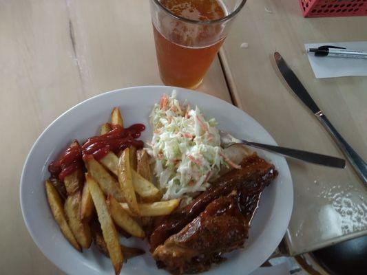Wed Lunch Special...Ribs BBQ W fries n slaw, also comes w either soup or salad. Delish, and only $8.75. They sell out during HH.
