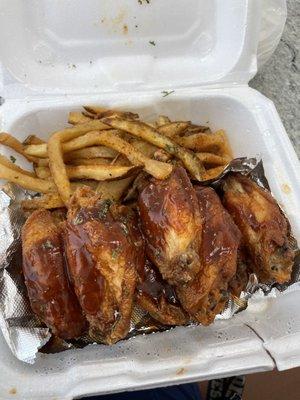 Man everything is good here! Wings are so fresh