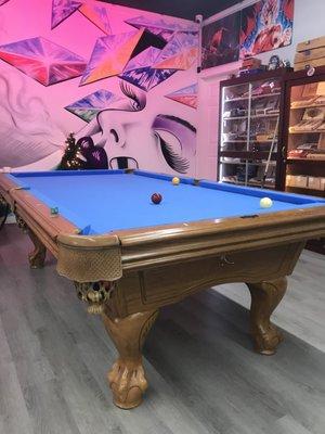 World-class pool table & mural art!