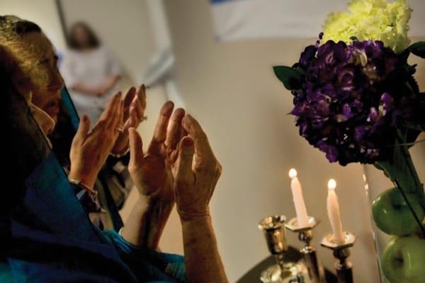 Shabbat Candle Lighting in Orlando