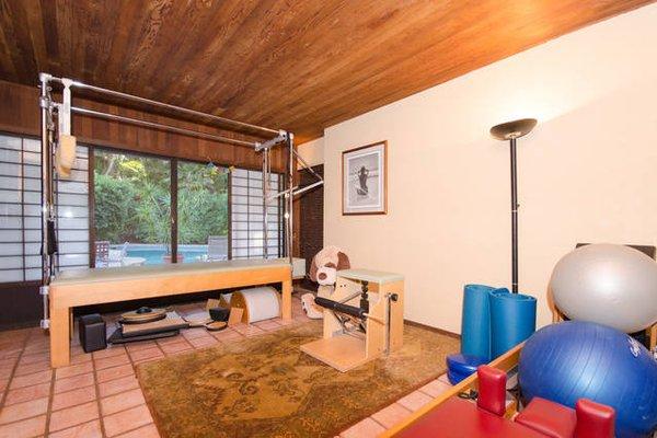 Aware Aligned Awake - Pilates