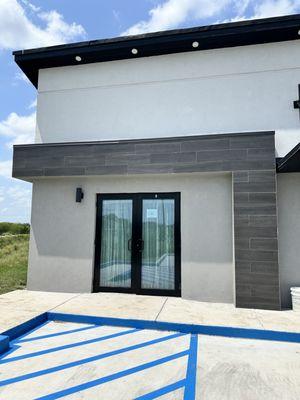 New location, new store front!