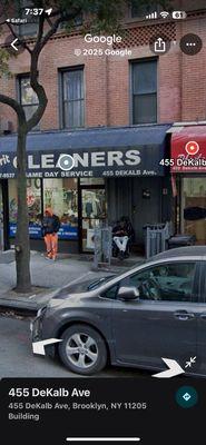 Drug den, drug dealers