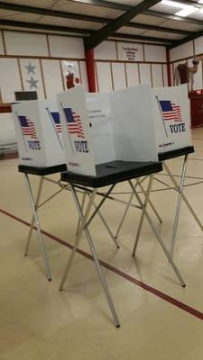 Precincts 421 & 422 are in the gym of Family of Christ West Church