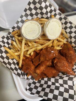 kiss pollos on wheels