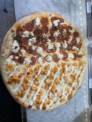 Burata vodka pepperoni and búfalo chicken