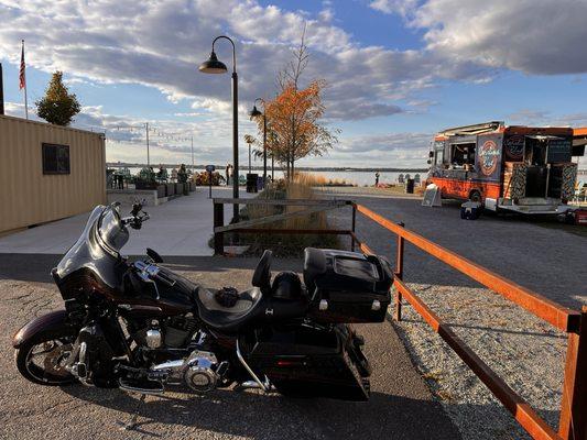 View from the parking lot, facing the Delaware River. The food is always on site.