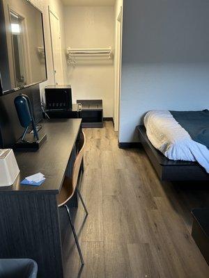 Picture of the room from the door