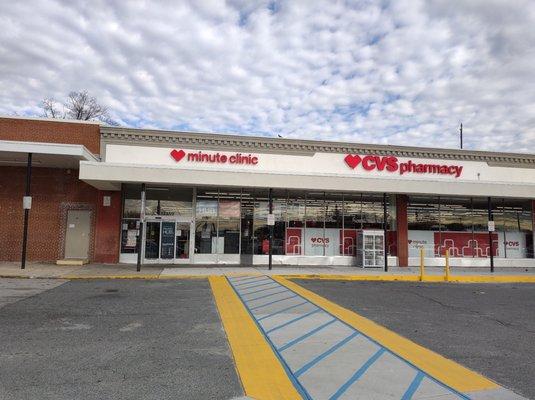 Front of store #cvs @yelpdc #covid19 #booster