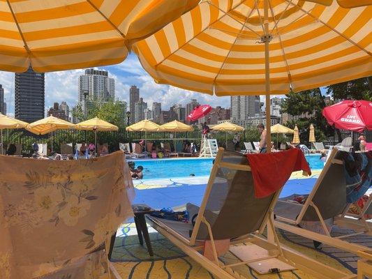 Manhattan Park Pool Club