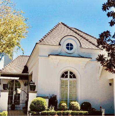 La Painting & Repairs