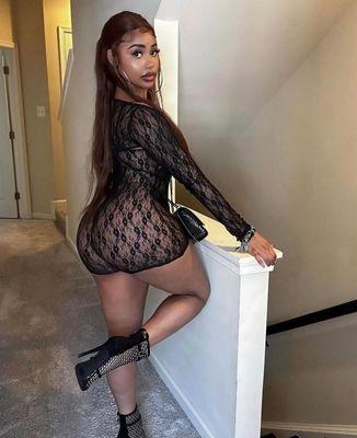 More Den Money Fashions Boutique