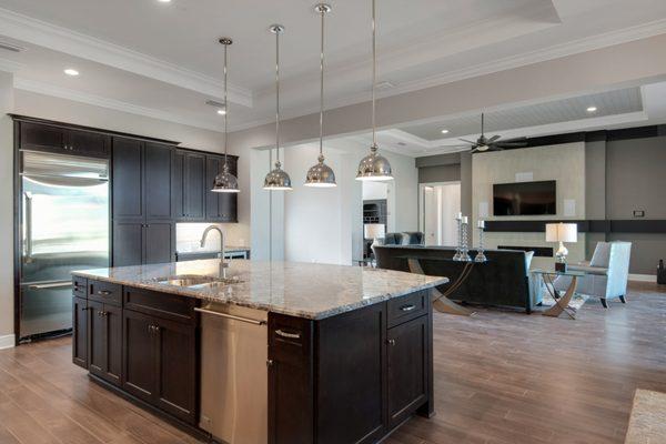 Pinnacle Cabinets & Closets