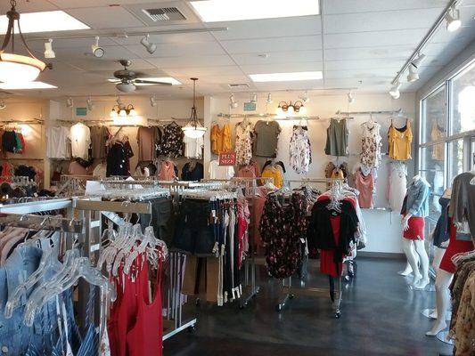 We also carry plus sizes XL 2XL 3XL, 18~24