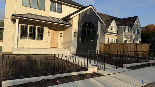A custom design metal fence and pedestrian gate in Seattle.
3 of 3 photos
