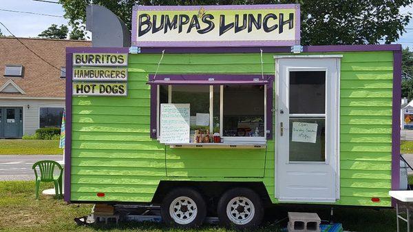 Bumpa's Food Trailer..
Can't miss the green...lol