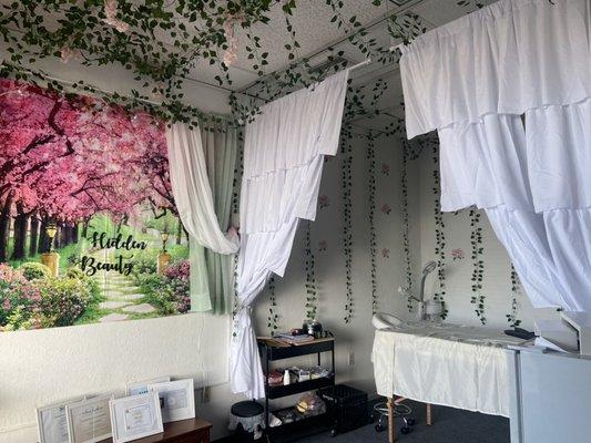 Welcome to Hidden Beauty By CC, stop by to see what Hidden Beauty Has to offer.